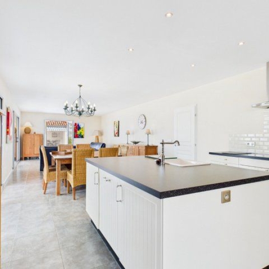  PROVANS IMMOBILIER : House | LES VANS (07140) | 115 m2 | 420 000 € 