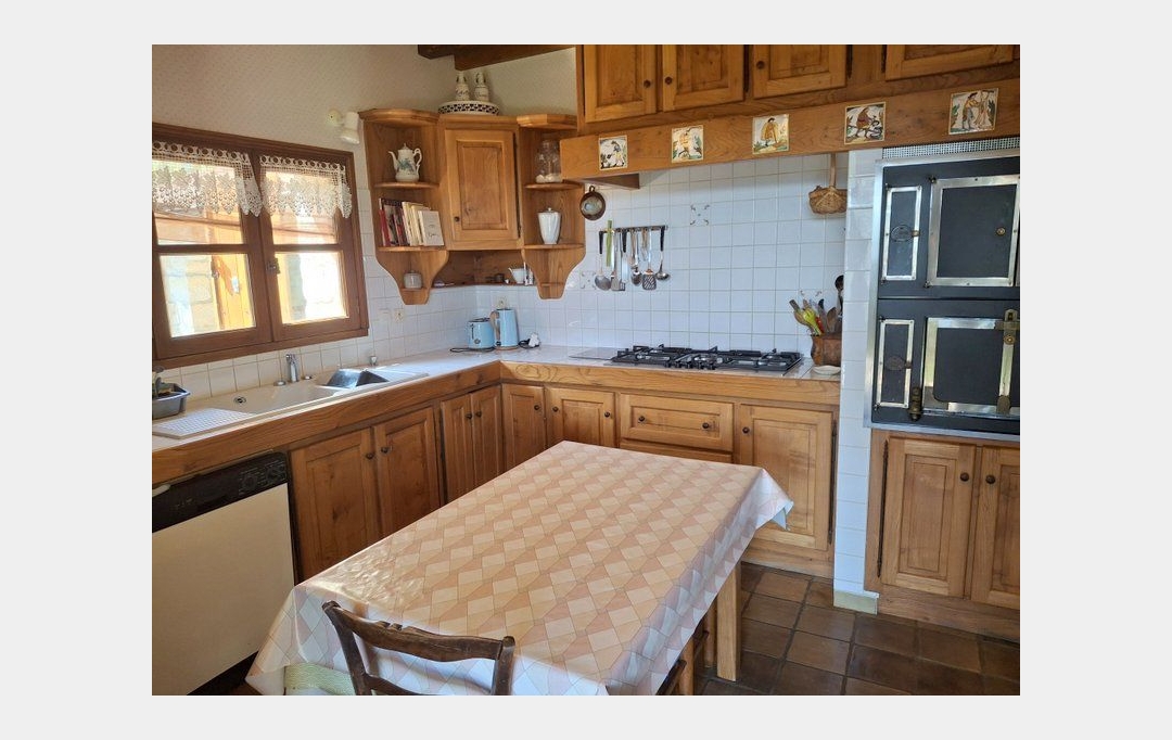 PROVANS IMMOBILIER : Maison / Villa | LES VANS (07140) | 170 m2 | 483 000 € 