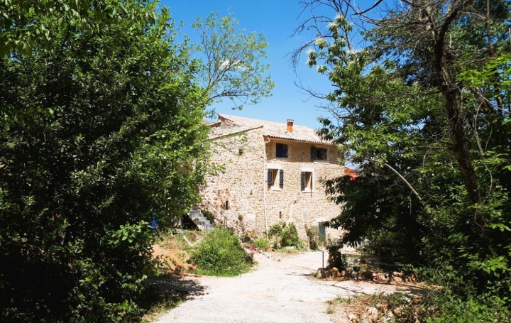 Maison LES VANS 100 m2 220 000 € Maison LES VANS 100 m2 220 000 €