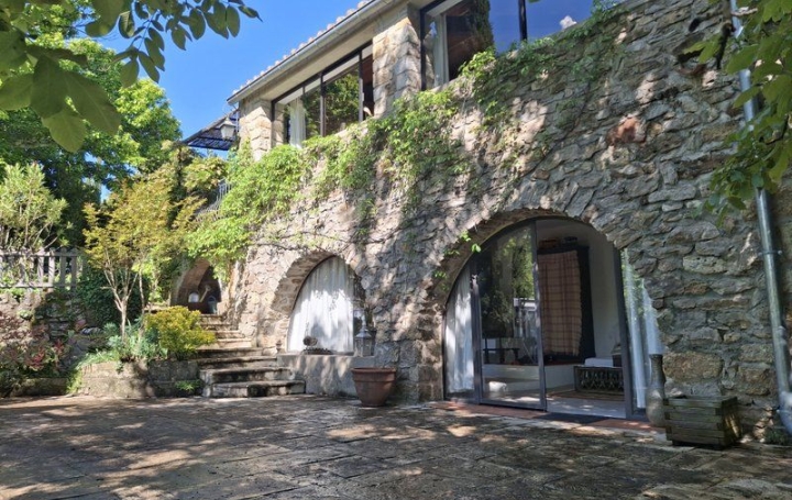 Maison SAINT-AMBROIX 194 m2 367 000 € Maison SAINT-AMBROIX 194 m2 367 000 €